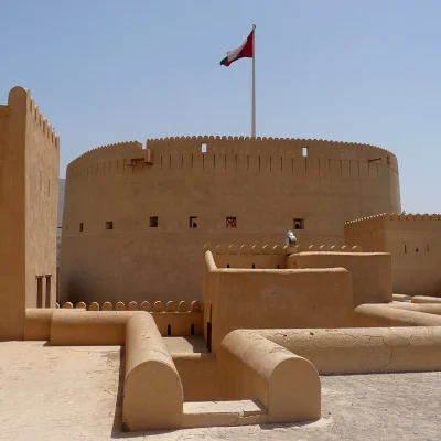 1200px-Nizwa_Fort_in_Oman_2