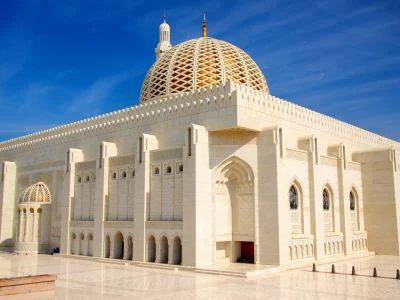 Sultan Qaboos Mosque in Muscat, Oman: An Architectural Wonder and Spiritual Center